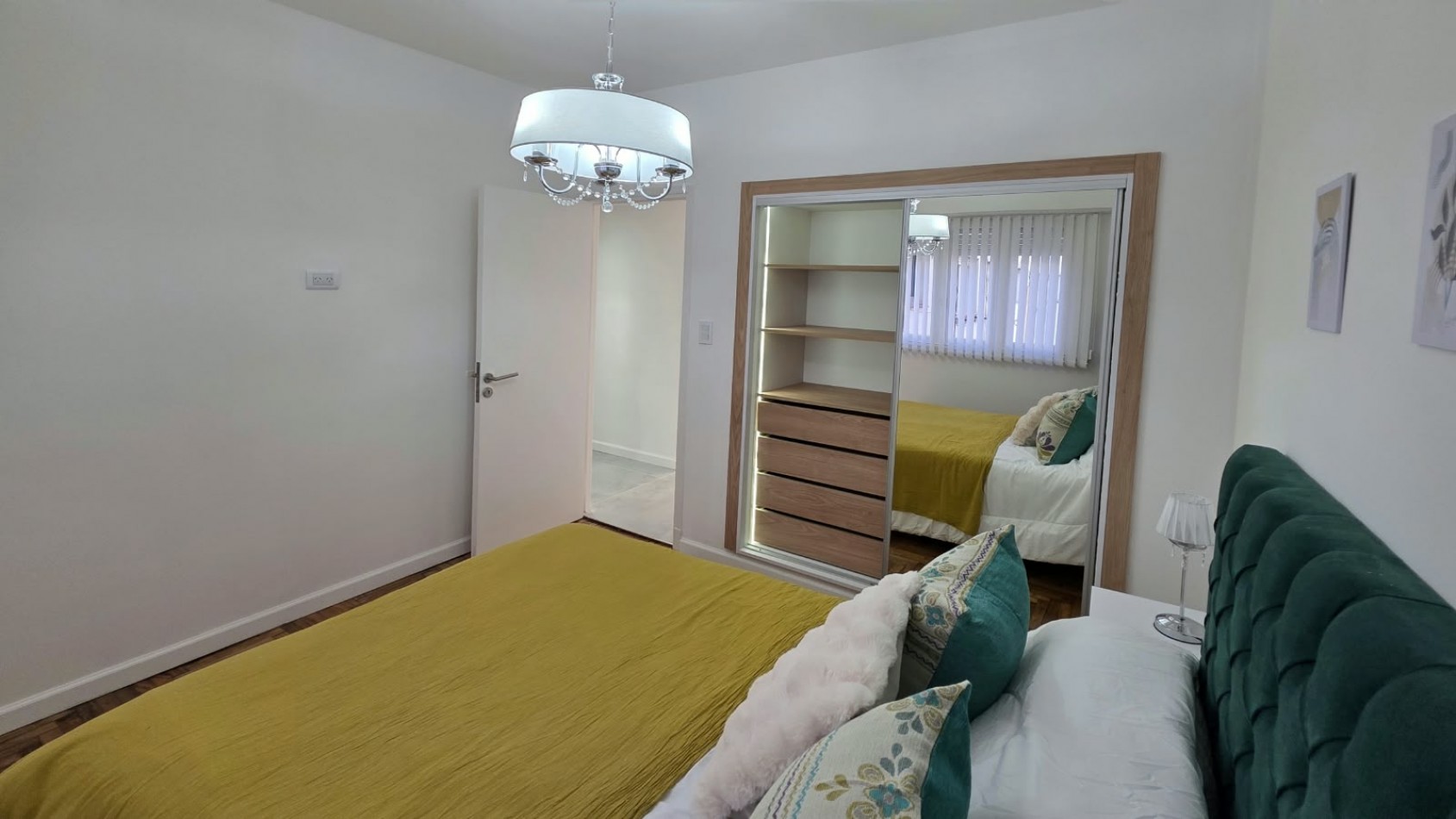 Entre Rios 2050 - Departamento 2 Amb. al Frente con dependencia y Balcon con vista lateral al mar 
