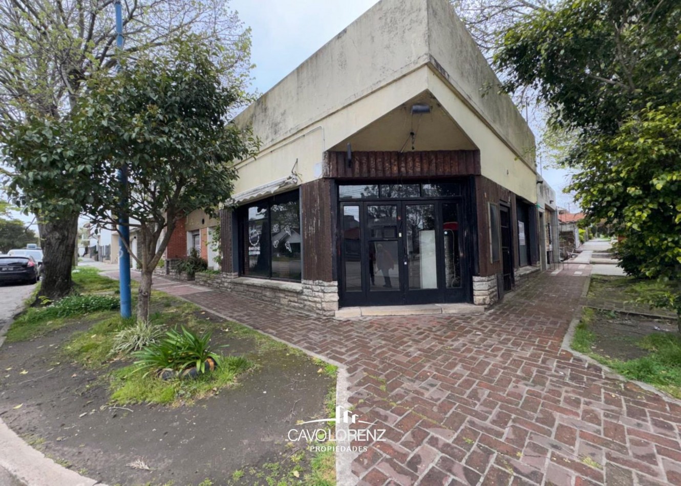 Chauvin - Santa Fe 3890, esquina Formosa - Propiedad en block - Vivienda mas 2 locales