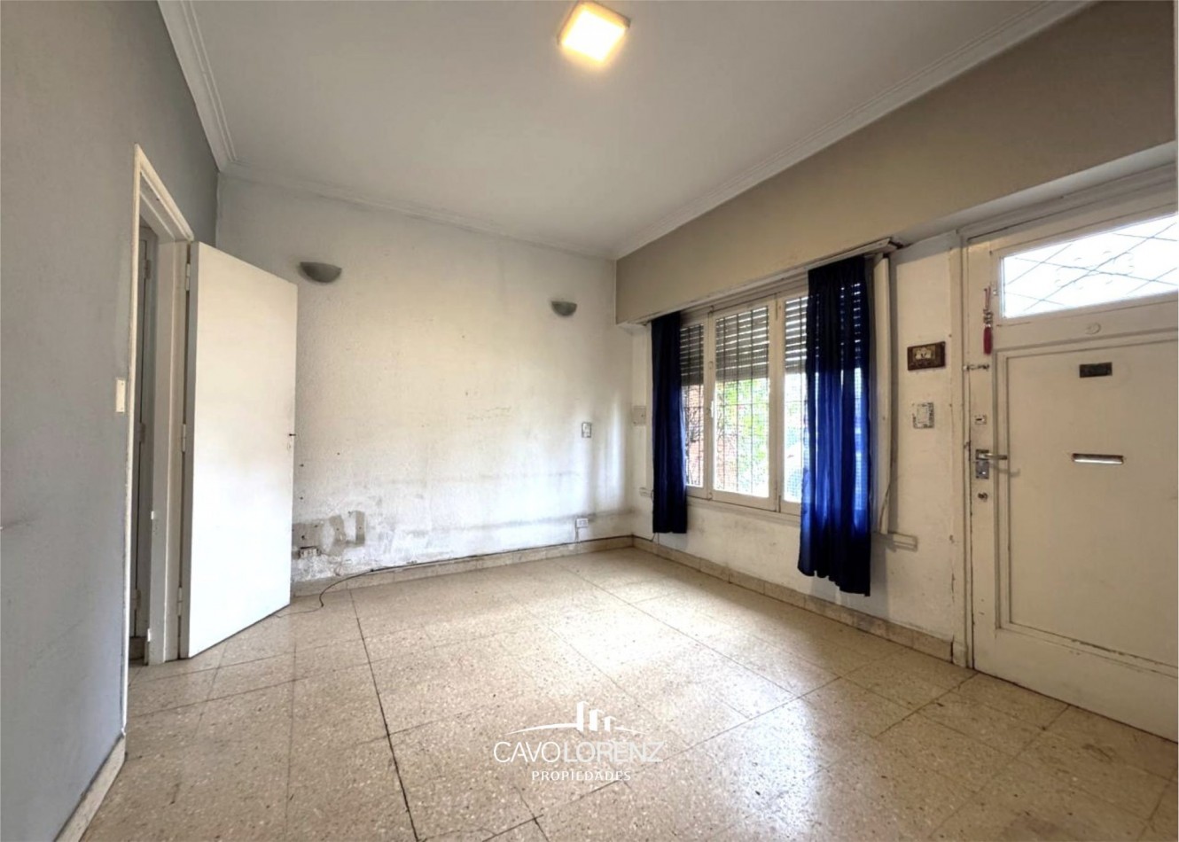 Chauvin - Santa Fe 3890, esquina Formosa - Propiedad en block - Vivienda mas 2 locales