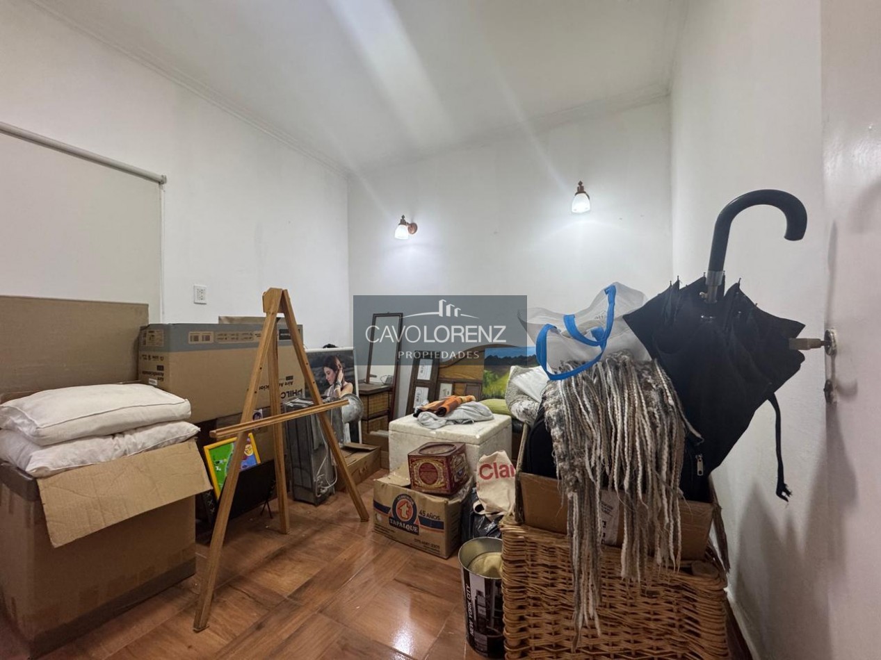 Alquiler -Victoriano montes 2584-  Local comercial mas vivienda de tres ambientes