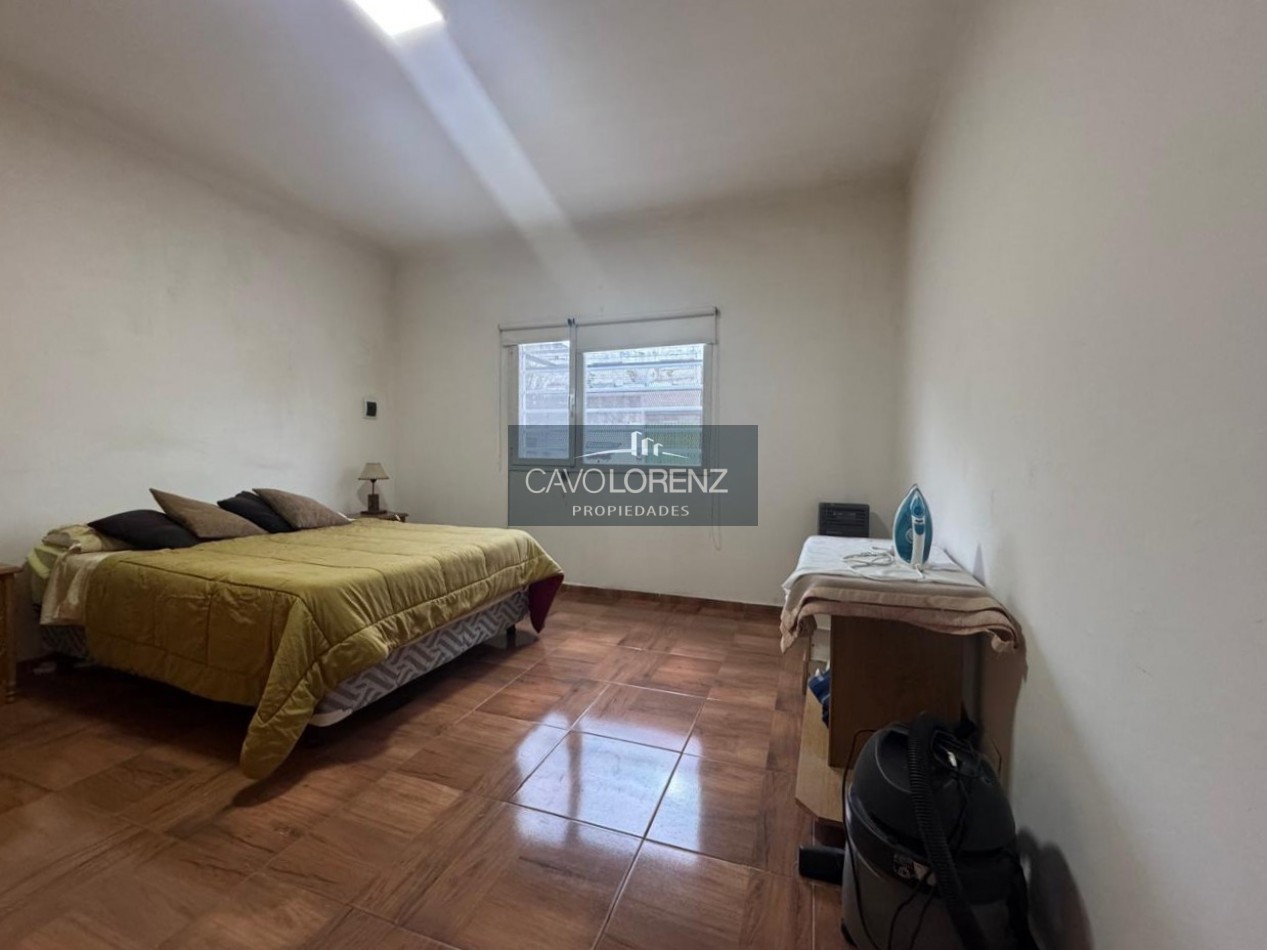 Alquiler -Victoriano montes 2584-  Local comercial mas vivienda de tres ambientes