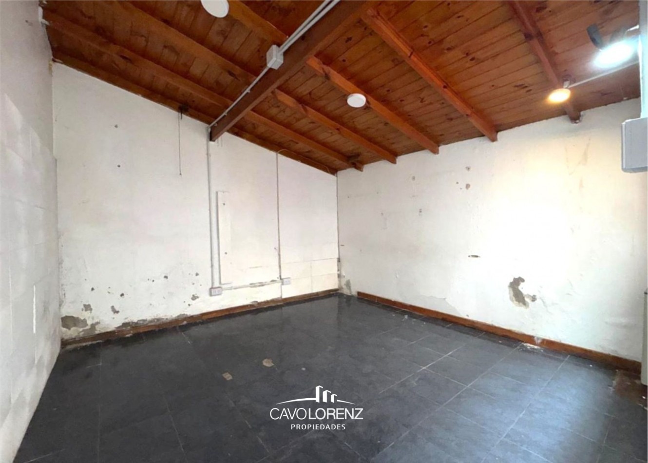 Chauvin - Santa Fe 3890, esquina Formosa - Propiedad en block - Vivienda mas 2 locales