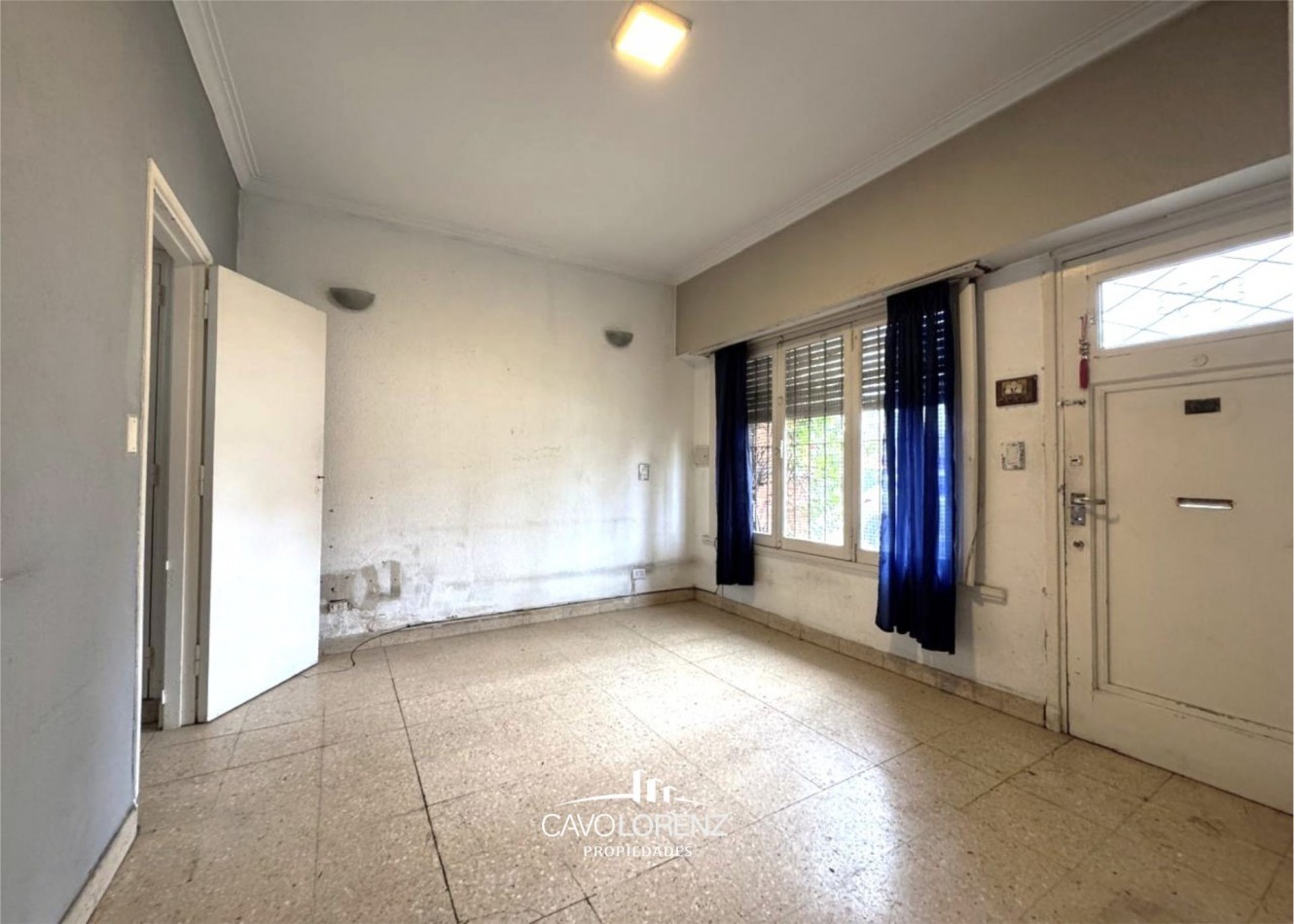 Chauvin - Santa Fe 3890, esquina Formosa - Propiedad en block - Vivienda mas 2 locales