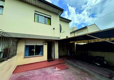 Moreno 9860-Chalet 3 ambientes con entrada de auto, patio en muy buen estado