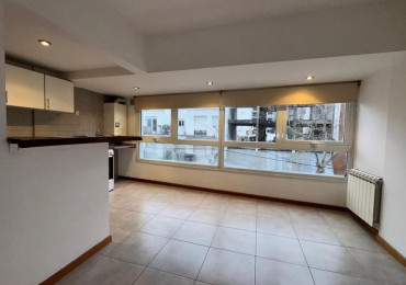 Zona Aldrey - Las Heras 2960 - Alquiler Ambiente y medio, dividido - A la calle