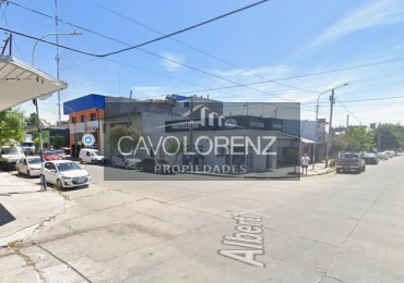 Alquiler -Victoriano montes 2584-  Local comercial mas vivienda de tres ambientes